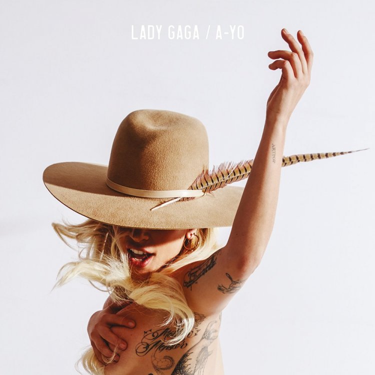 LadyGaga-Sing30Ayo (1).jpg